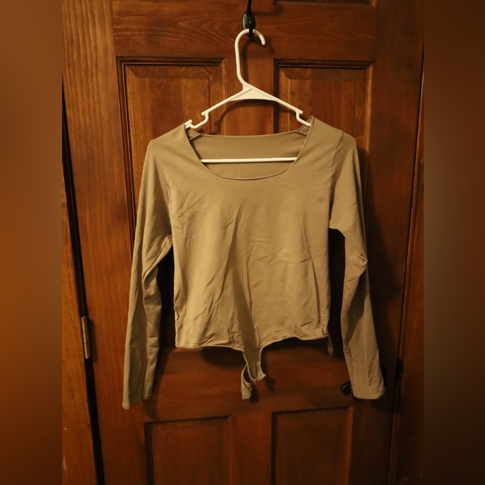 Skims essential crew neck long sleeve bodysuit size S/M